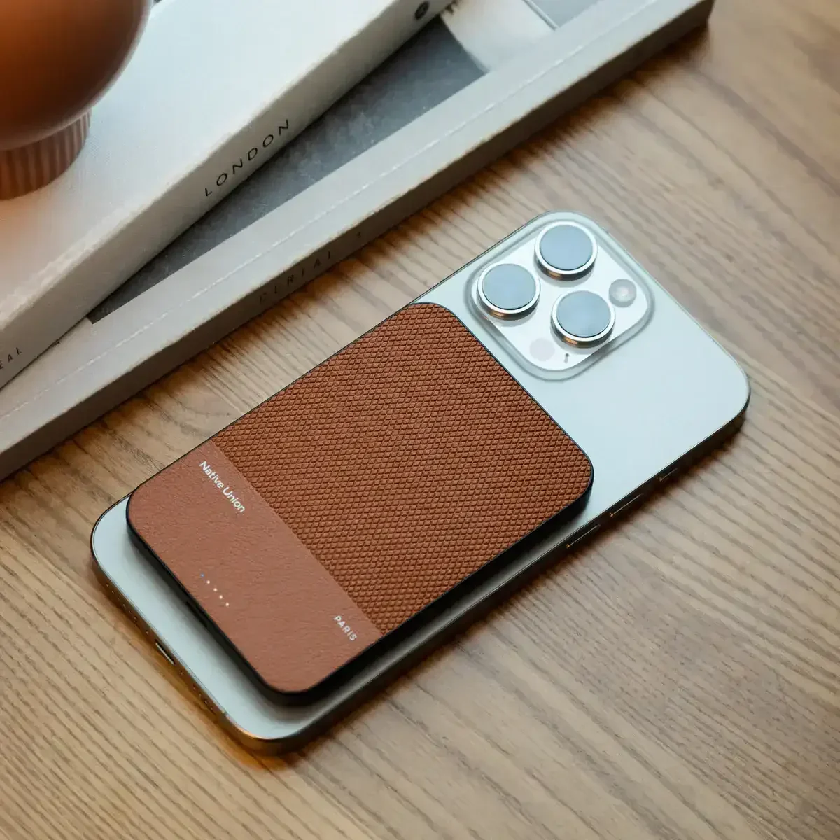 Native Union - (Re)Classic Power Bank with MagSafe Wireless Charging - Powerbank z ładowaniem MagSafe - Image 24