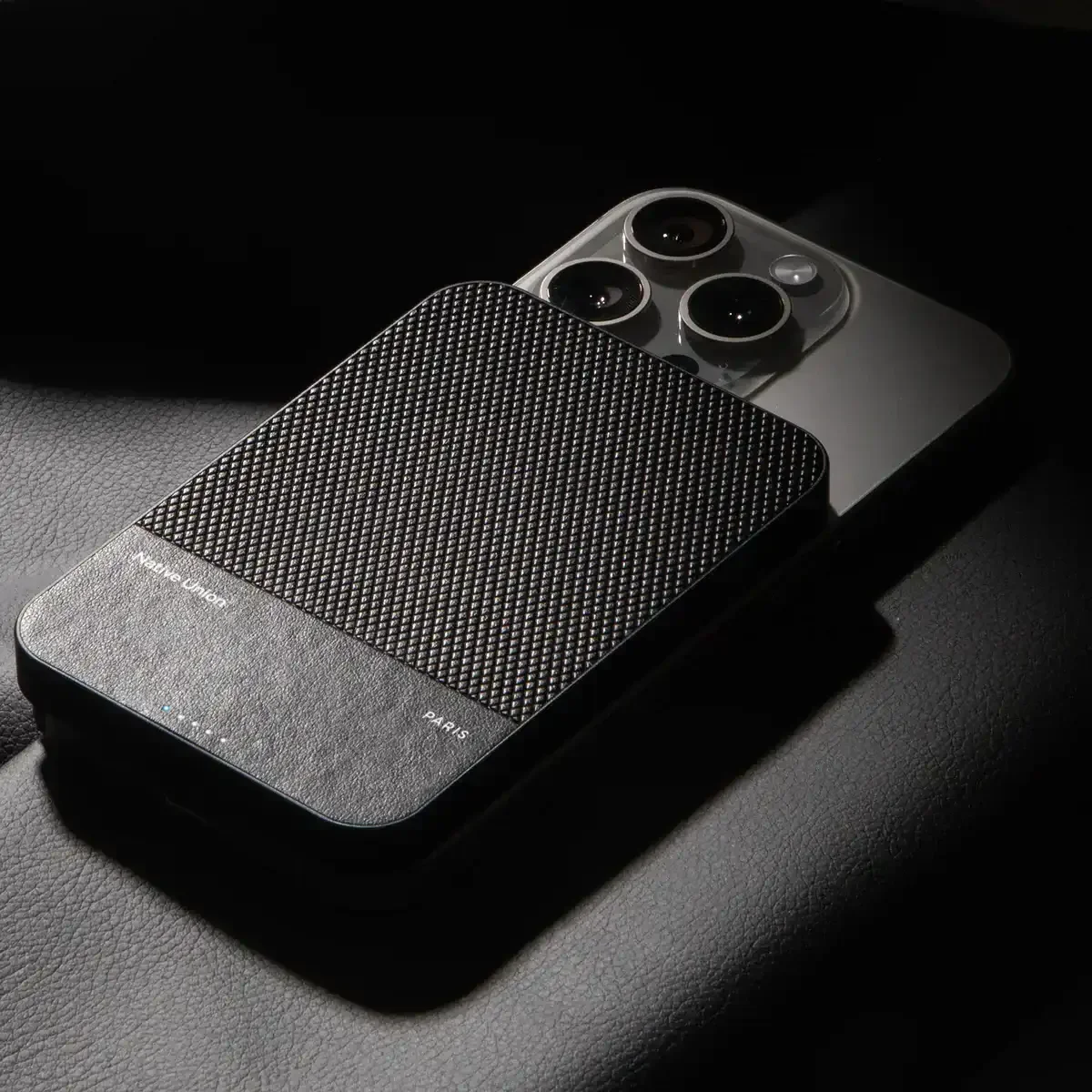 Native Union - (Re)Classic Power Bank with MagSafe Wireless Charging - Powerbank z ładowaniem MagSafe - Image 3