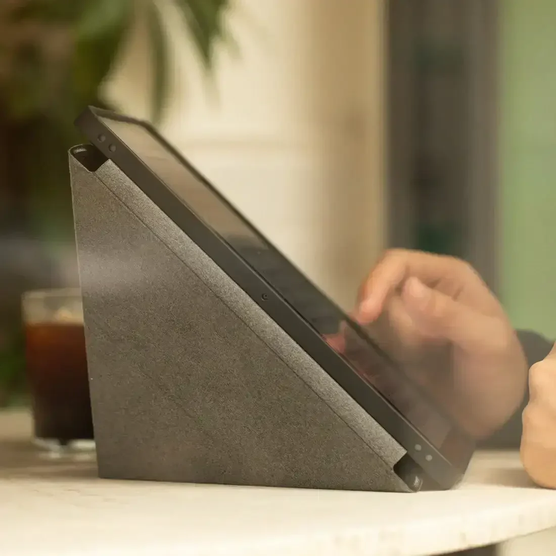 Native Union - Active Case for iPad Pro 11" / 13" / Air 11" / Air 13" - Etui na iPad Pro 11" / 13" / Air 11" / Air 13" - Image 15