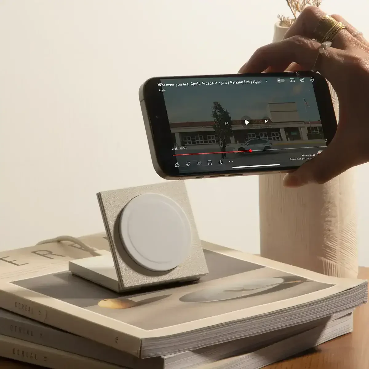 Native Union - Rise Magnetic Wireless Charger - Magnetyczna Ładowarka Bezprzewodowa - Image 10