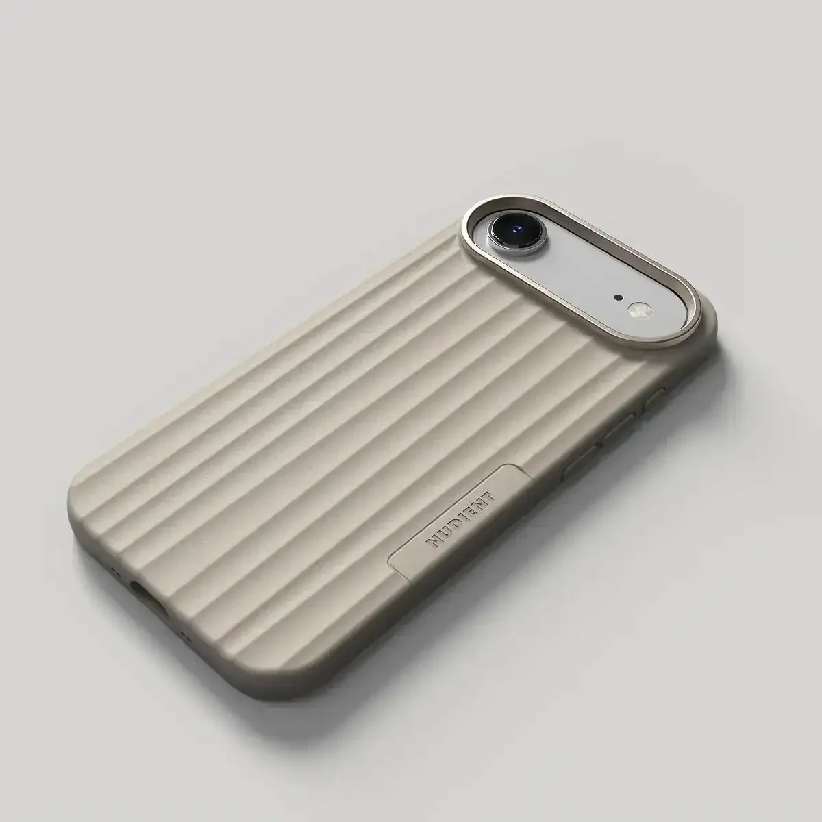 Nudient - Bold Case for iPhone 17 / Air / Pro / Pro Max - Etui z MagSafe na iPhone 17 / Air / Pro / Pro Max - Image 3