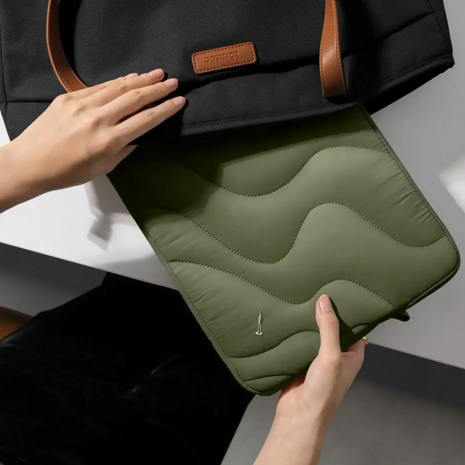 Tomtoc - Terra-A27 Laptop Sleeve for 15 inch MacBook Air - Pokrowiec na MacBooka - Image 14